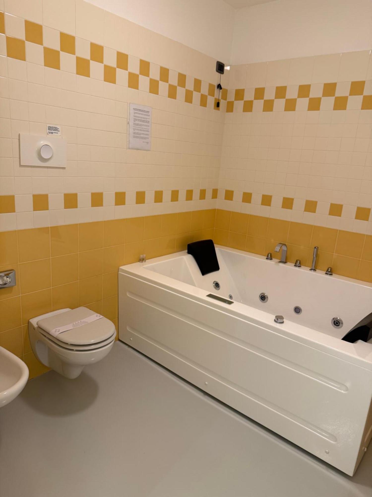 Hotel Motel Sporting Montodine Kültér fotó